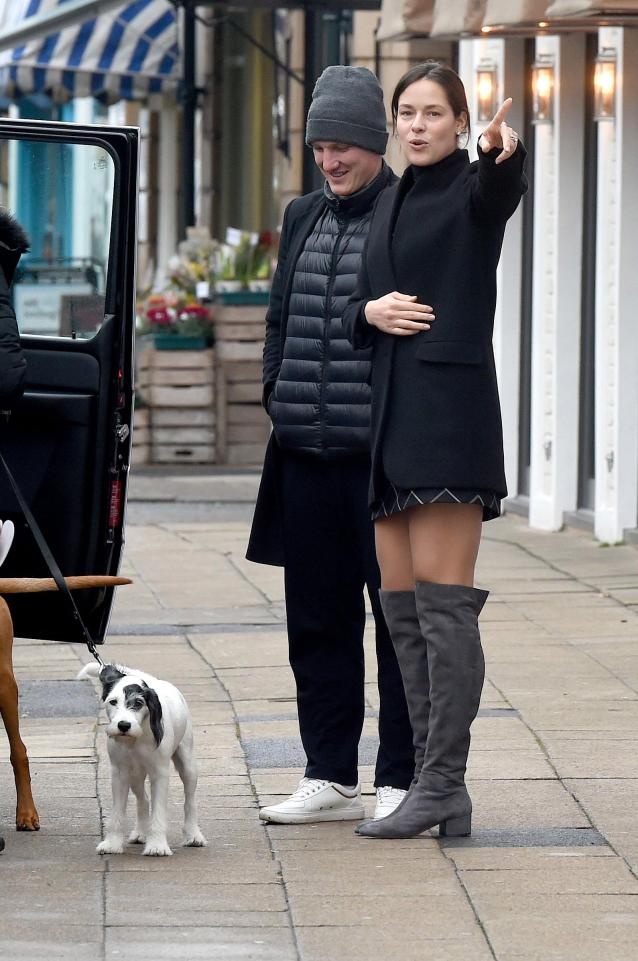 Bà xã Schweinsteiger sợ hãi khi gặp fan 'đặc biệt' ảnh 4 Ba xa Schweinsteiger so hai khi gap fan 'dac biet' anh 4