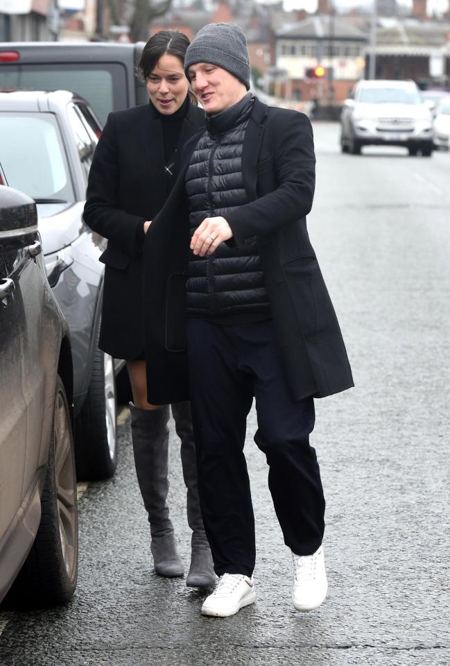 Bà xã Schweinsteiger sợ hãi khi gặp fan 'đặc biệt' ảnh 1 Ba xa Schweinsteiger so hai khi gap fan 'dac biet' anh 1