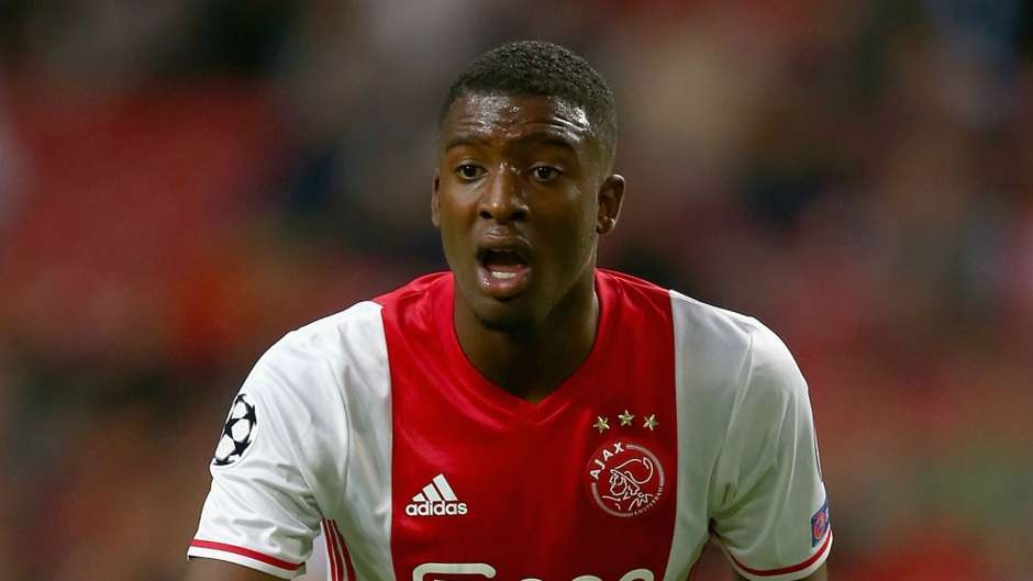 10 CLB chi tieu manh nhat trong thang 1 anh 4