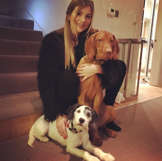 Bà xã Schweinsteiger sợ hãi khi gặp fan 'đặc biệt' ảnh 6 Ba xa Schweinsteiger so hai khi gap fan 'dac biet' anh 6