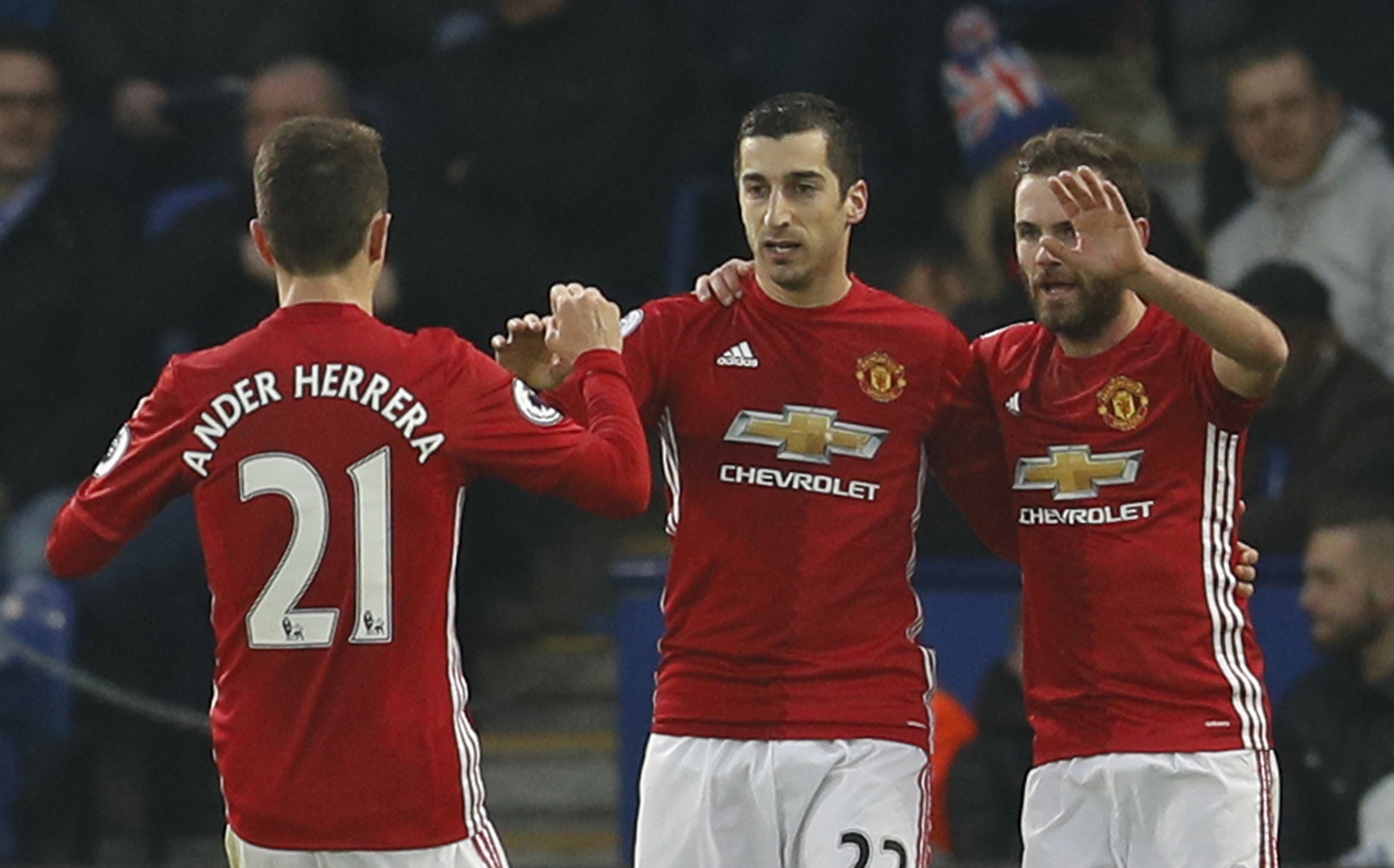 MU pha hoi nong vao top 4 anh 6