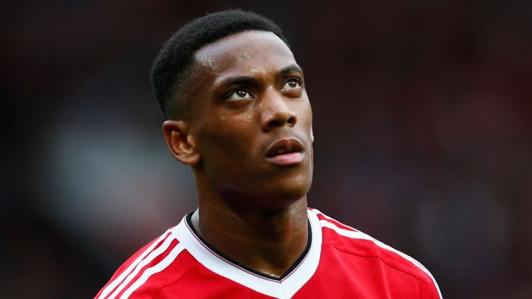 Martial to cao Mourinho muon day anh khoi Old Trafford hinh anh