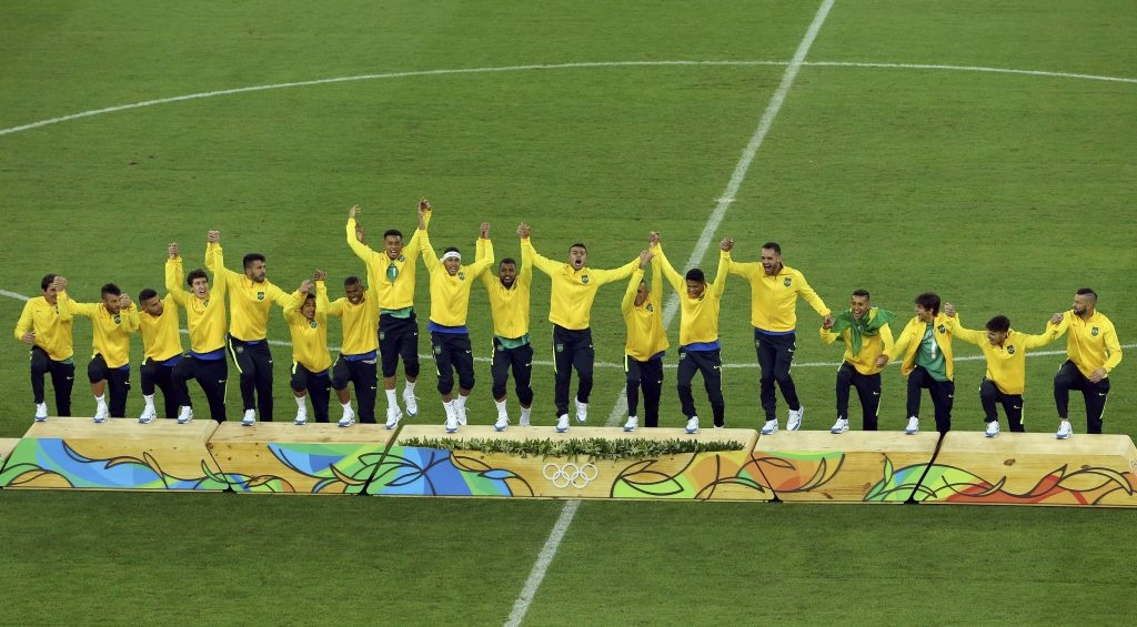 Maracana hoang tan sau Olympic anh 3