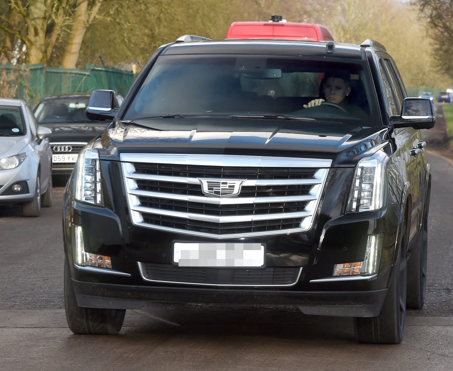 MU đón khách quý ở buổi tập ảnh 11 MU don khach quy o buoi tap anh 11