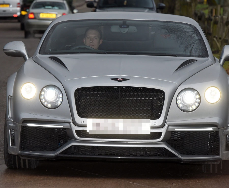 MU đón khách quý ở buổi tập ảnh 2 MU don khach quy o buoi tap anh 2