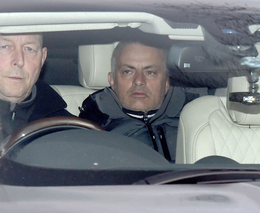 MU đón khách quý ở buổi tập ảnh 5 MU don khach quy o buoi tap anh 5