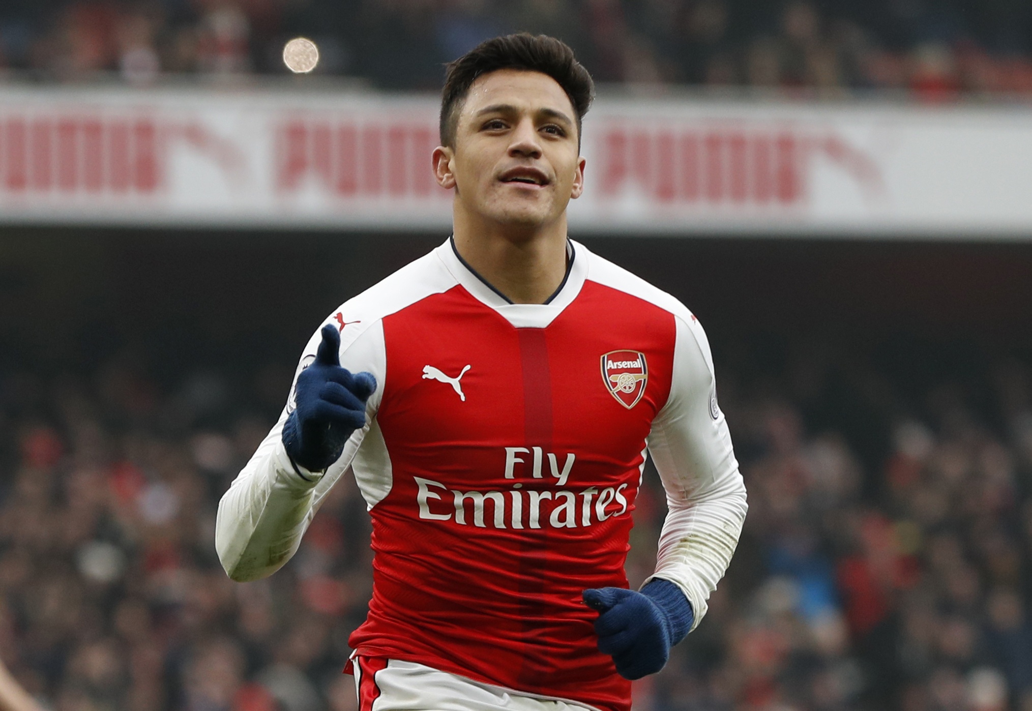 Alexis Sanchez dung tay ghi ban anh 10