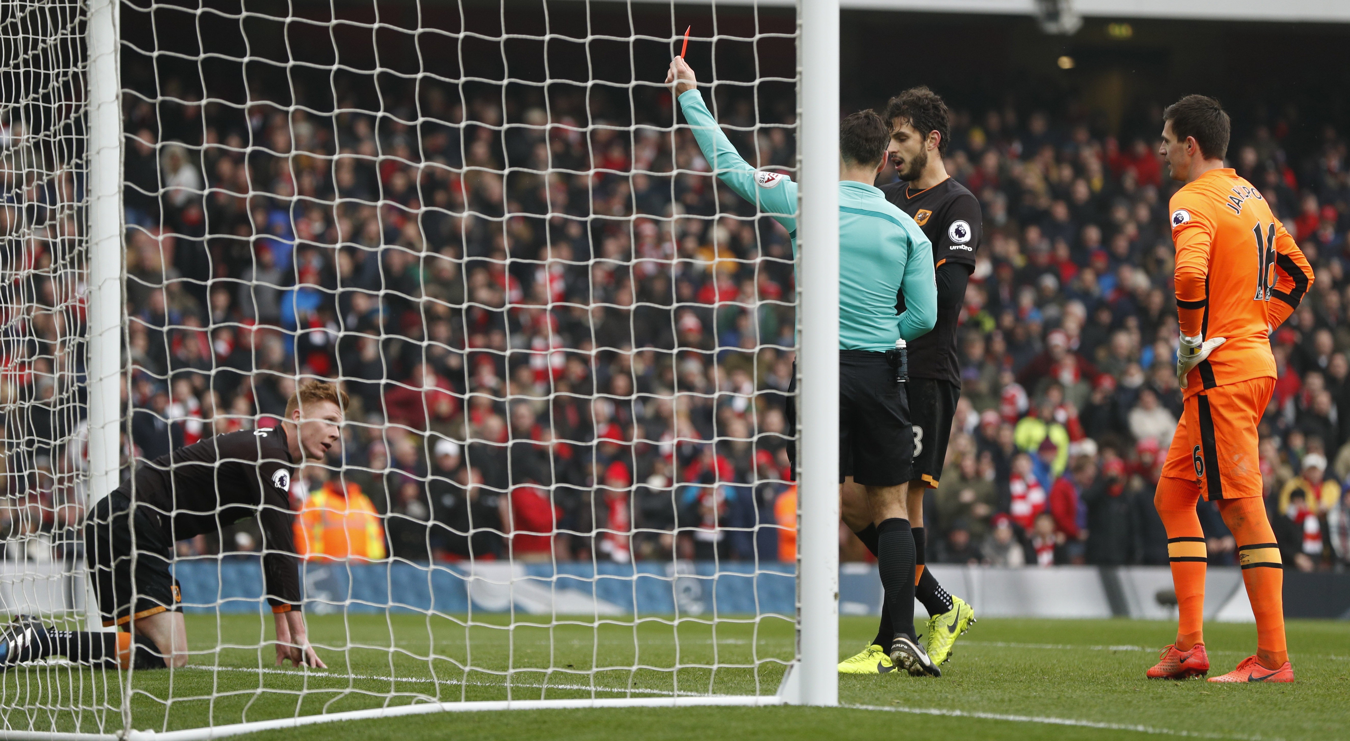 Alexis Sanchez dung tay ghi ban anh 8