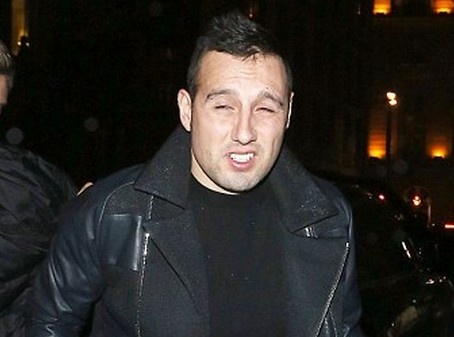 Sao Arsenal den nha hang sang trong voi thoi trang khac la hinh anh