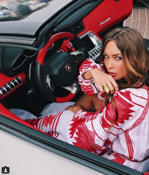 Nhan sac nguoi mau tu choi tinh cam cua Ronaldo anh 6