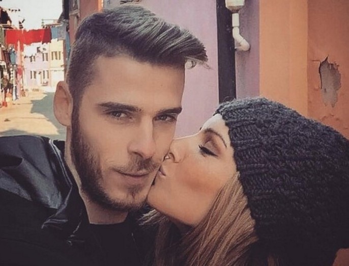 De Gea dua ban gai di choi nhan ngay Valentine hinh anh