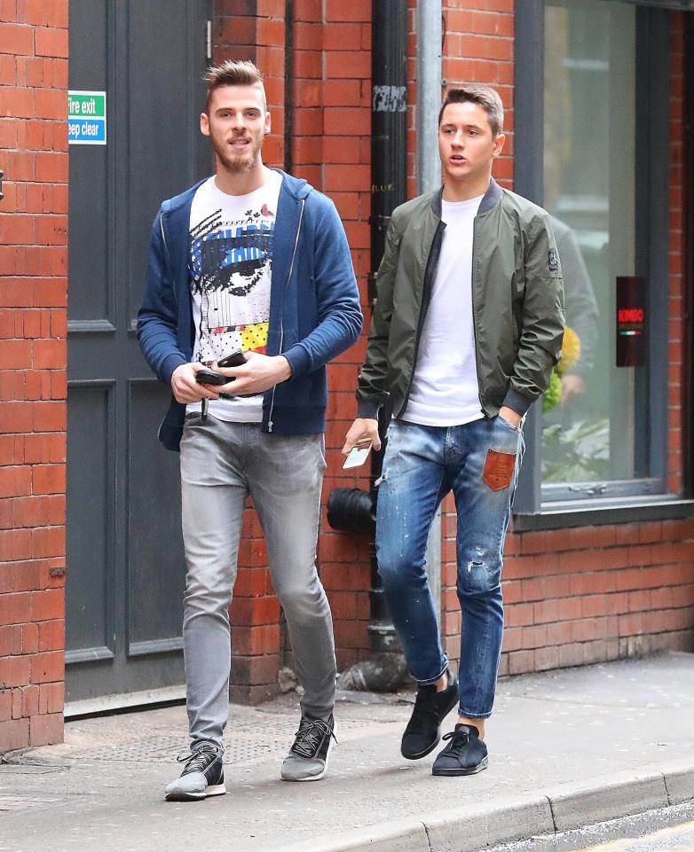 De Gea,  Mata,  Herrera thảnh thơi dạo phố ảnh 3 De Gea,  Mata,  Herrera thanh thoi dao pho anh 3