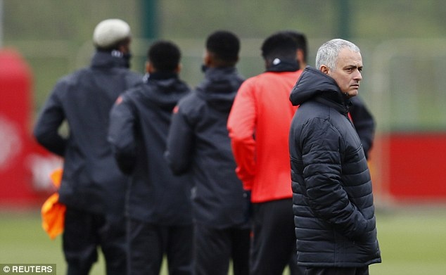 MU tap luyen chuan bi cho Europa League anh 9