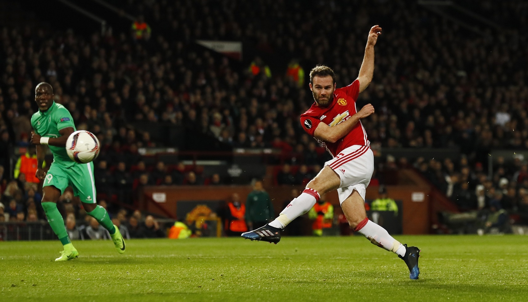 MU thang Saint Etienne 3-0 anh 8