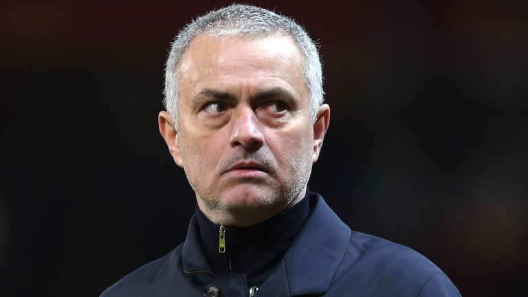 Mourinho khong hai long voi hoc tro du thang dam anh 1