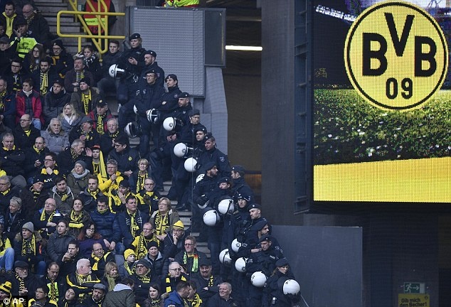 Dortmund thi đấu với khán đài trống vì án phạt ảnh 11 Dortmund thi dau voi khan dai trong vi an phat anh 11