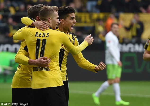Dortmund thi đấu với khán đài trống vì án phạt ảnh 7 Dortmund thi dau voi khan dai trong vi an phat anh 7