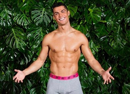 Ronaldo ra mat bo suu tap do lot moi hinh anh