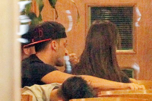 Mesut Oezil lén bạn gái đi nghỉ cùng hoa hậu ảnh 7 Mesut Oezil len ban gai di nghi cung hoa hau anh 7