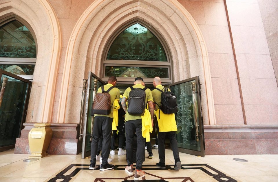 Pep cung hoc tro o khach san 500 bang mot dem anh 2