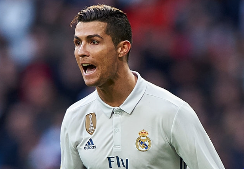 Ronaldo quat thao dong doi sau tran thua Valencia hinh anh