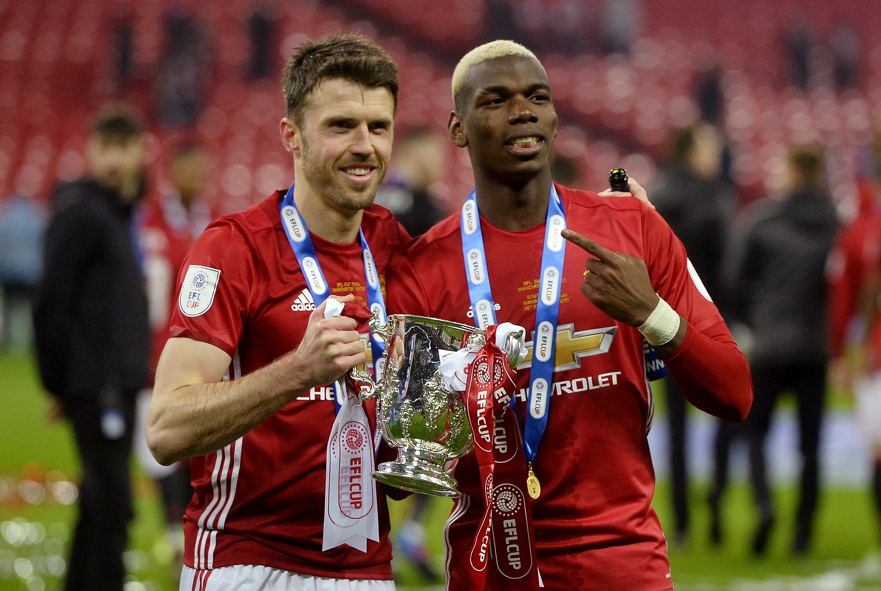 Ibrahimovic nang cao danh hieu thu 2 cung MU anh 6