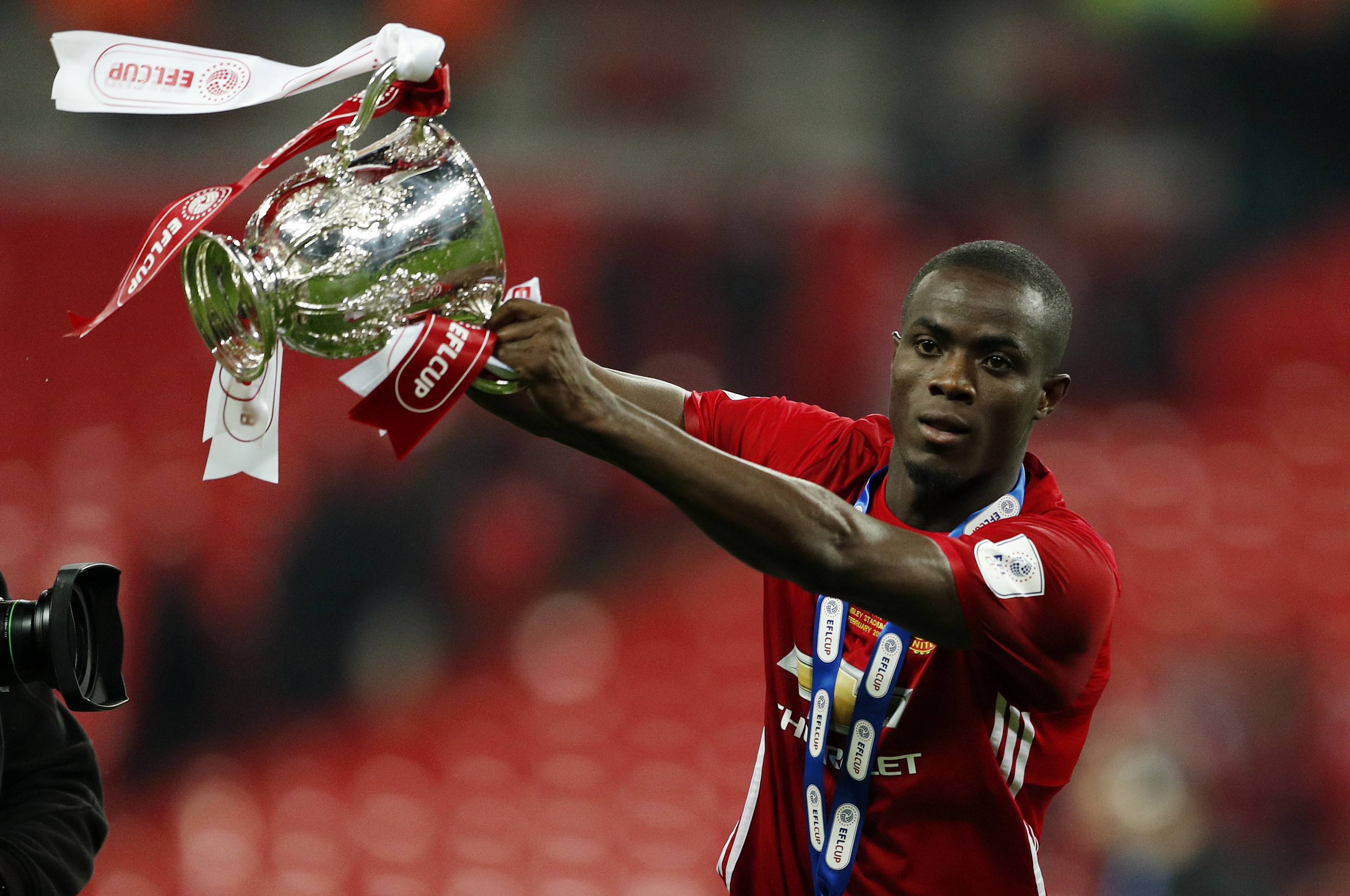 Ibrahimovic nang cao danh hieu thu 2 cung MU anh 7