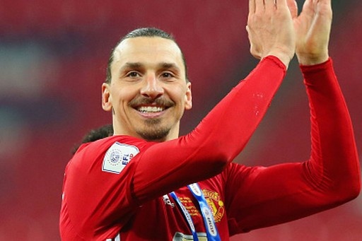 Ibra che gieu Arsenal sau chuc vo dich League Cup hinh anh