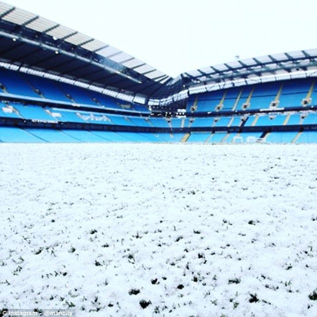 Thành Manchester chìm trong băng tuyết ảnh 2 Thanh Manchester chim trong bang tuyet anh 2