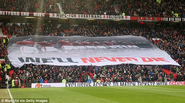 Mourinho nịnh fan MU hết lời ảnh 1 Mourinho ninh fan MU het loi anh 1