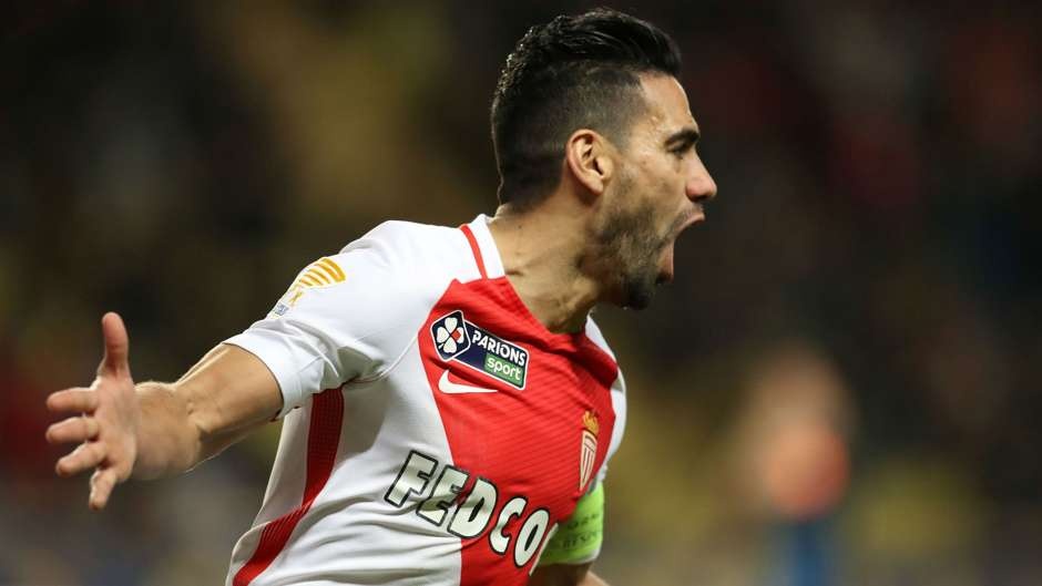 sieu sao het han hop dong vao nam 2018 anh 5