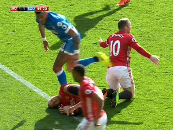 Ibra đối diện án phạt vì trả đũa ảnh 2 Ibra doi dien an phat vi tra dua anh 2