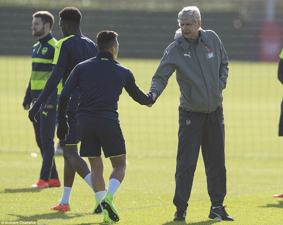 Cech deo gang tay 'nguoi may' trong buoi tap anh 5