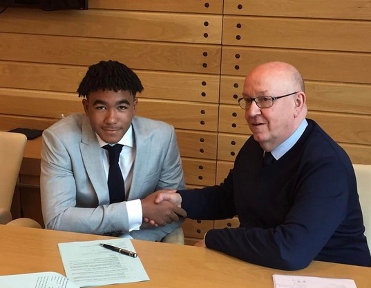 MU bị dội 2 gáo nước lạnh liên tiếp trên TTCN ảnh 1 MU bi doi 2 gao nuoc lanh lien tiep tren TTCN anh 1