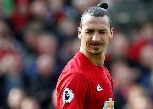 Ibra nhan an phat nhe hon doi thu trong vu giat cui cho hinh anh