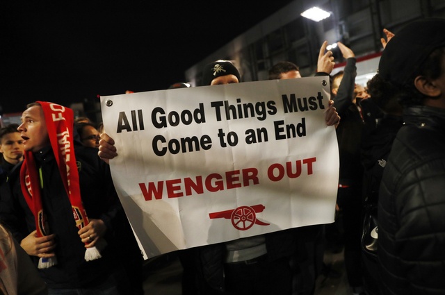 CDV Arsenal bieu tinh doi Wenger ra di hinh anh