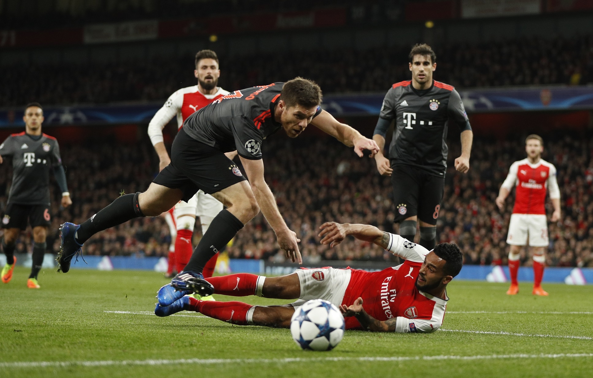 Arsenal cui dau roi Champions League anh 6