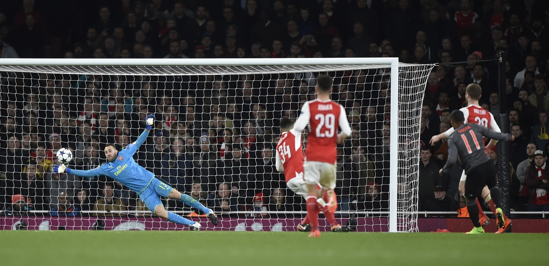 Arsenal cui dau roi Champions League anh 11