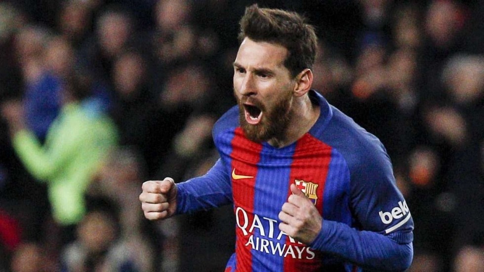 Messi duoi kip Ronaldo sau cu nguoc dong huyen thoai hinh anh