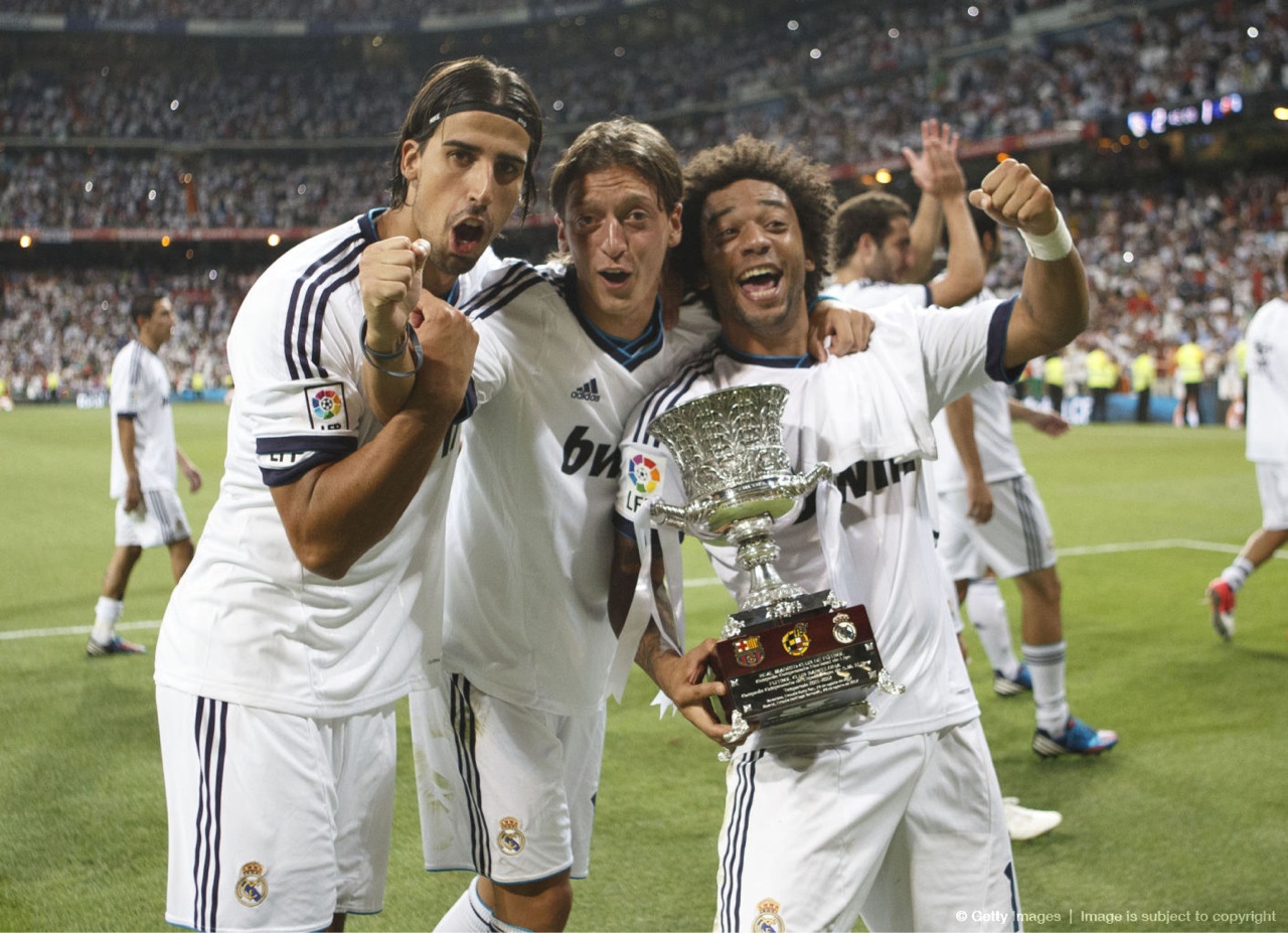 Oezil tự điền tên vào đội hình hay nhất thế giới ảnh 6 Oezil tu dien ten vao doi hinh hay nhat the gioi anh 6