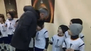 Mourinho treu dua cau be nhat bong cua Rostov hinh anh