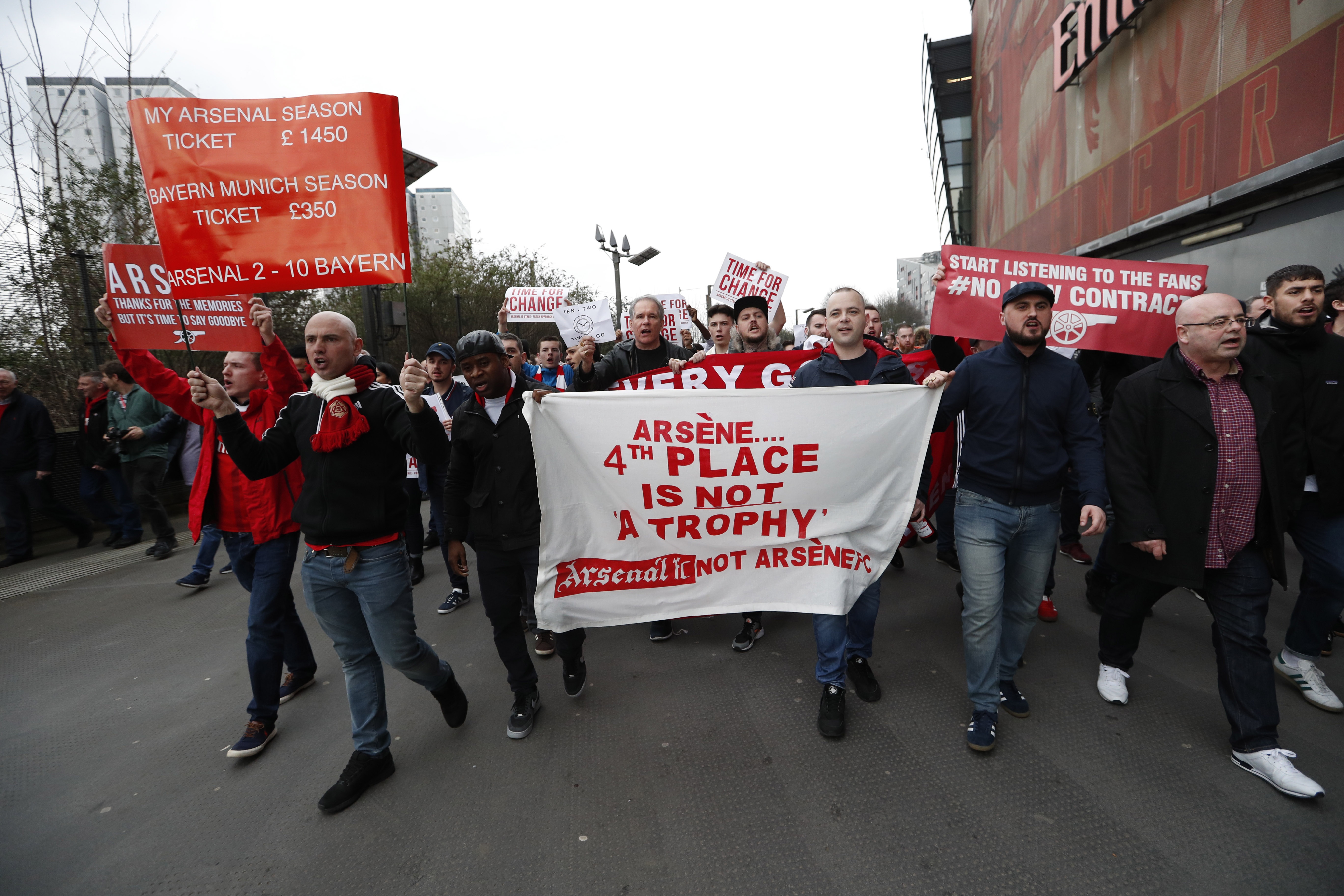 CDV Arsenal bieu tinh lan 2 doi sa thai  Wenger anh 3