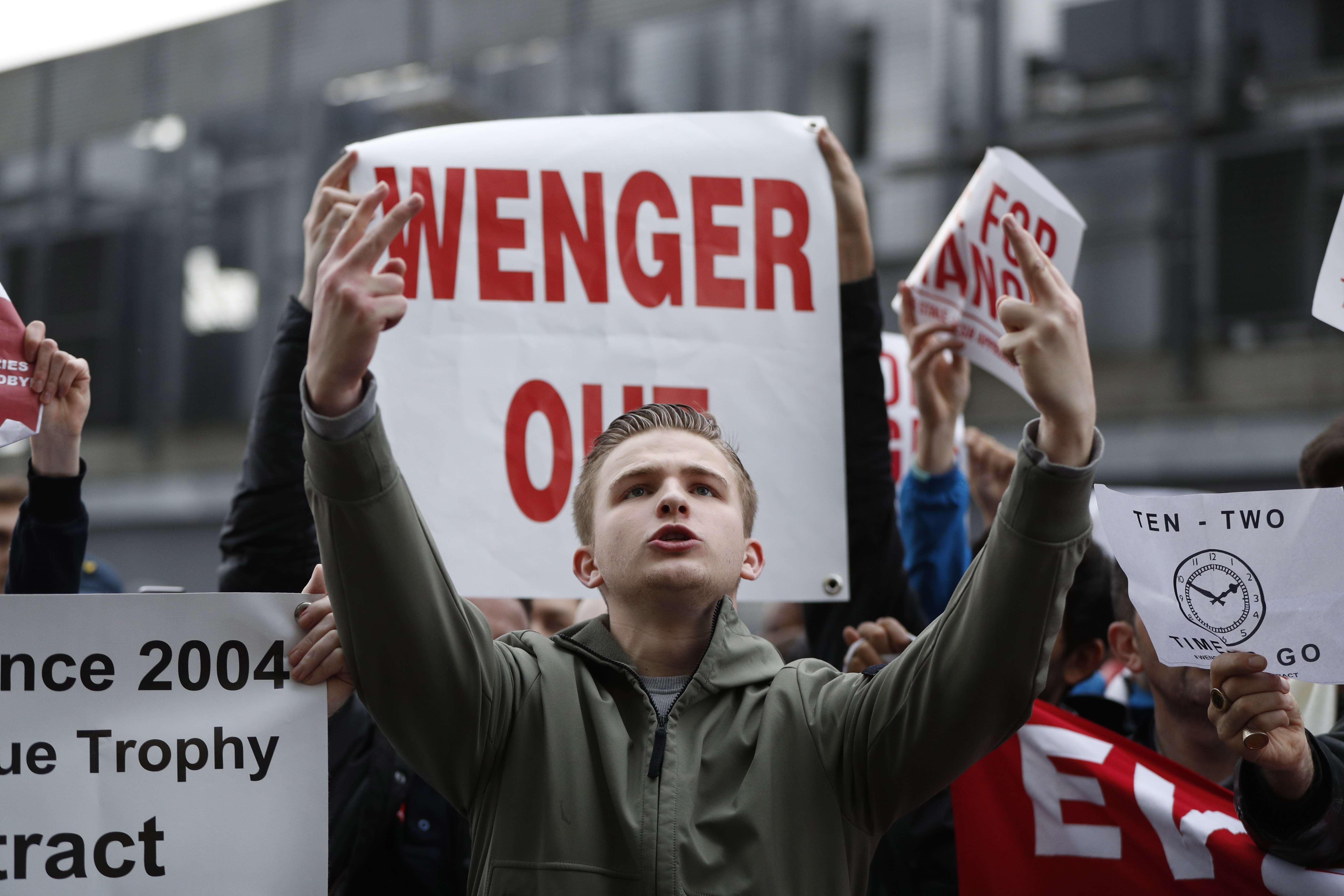 CDV Arsenal bieu tinh lan 2 doi sa thai  Wenger anh 7