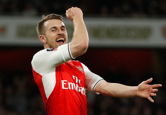 Video chien thang huy diet cua Arsenal truoc Lincoln City hinh anh