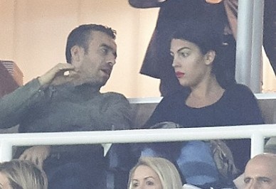 Ban gai tho o trong ngay vui cua Ronaldo hinh anh