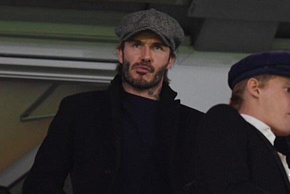 Beckham dan dau dan VIP den xem tran Chelsea gap MU hinh anh