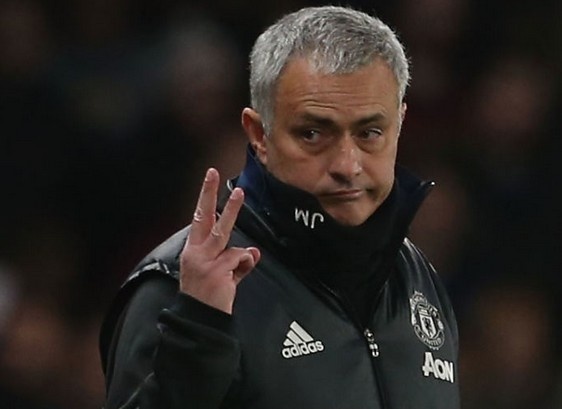 Mourinho khien CDV Chelsea im lang bang hanh dong dac biet hinh anh