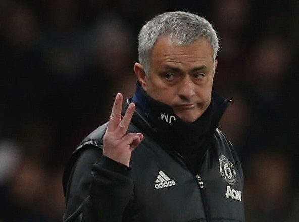 HLV Mourinho mỉa mai trọng tài ảnh 1 HLV Mourinho mia mai trong tai anh 1
