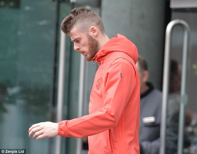 Pogba trở lại tóc đen sau 2 tháng nhuộm vàng ảnh 4 Pogba tro lai toc den sau 2 thang nhuom vang anh 4