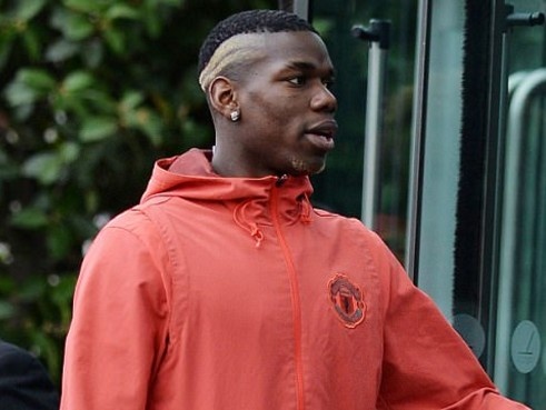 Pogba tro lai toc den sau 2 thang nhuom vang hinh anh